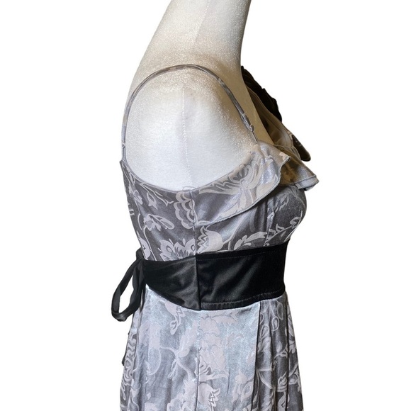 Speechless size 5 gray silver brocade ruffles rosettes prom formal events dress - Picture 6 of 15